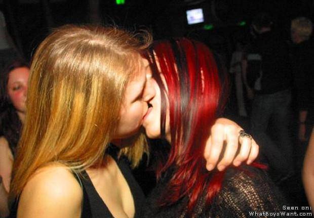 Lesbian kiss club