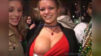 video of Big tits in red top on very sexy girl