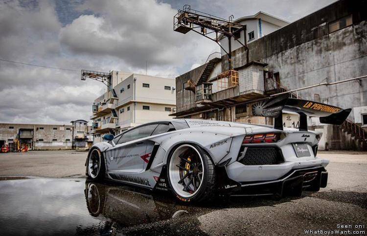 Lamborghini Aventador
