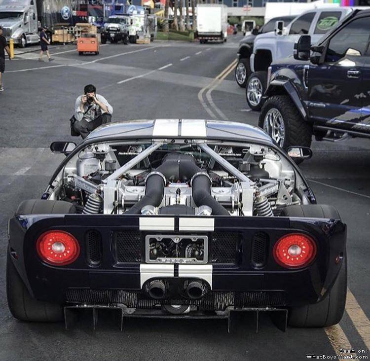 Ford GT