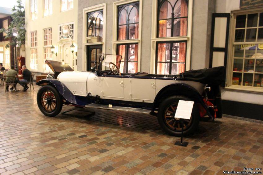 Antique Vehicles 1915 Simplex Crane Model 5