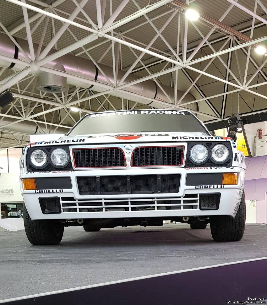 Lancia Delta HF Integrale 