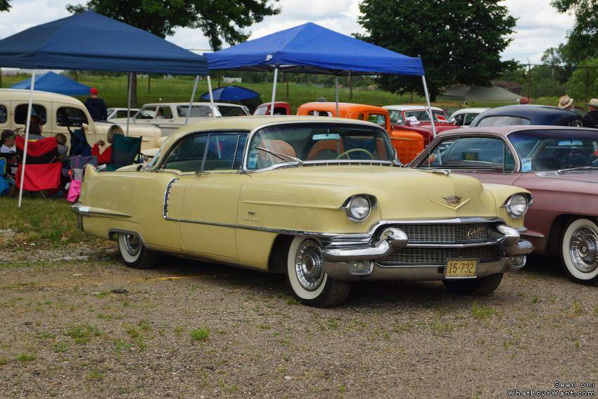 Cadillac Sedan DeVille