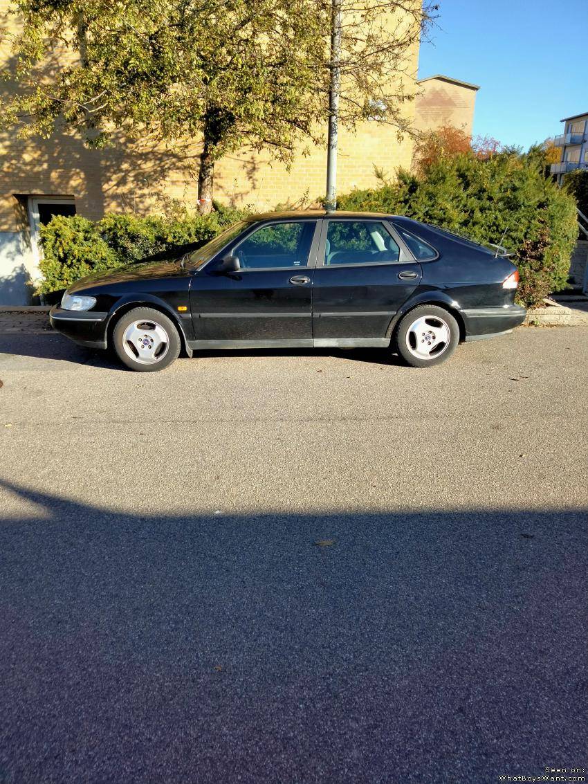 Saab 900