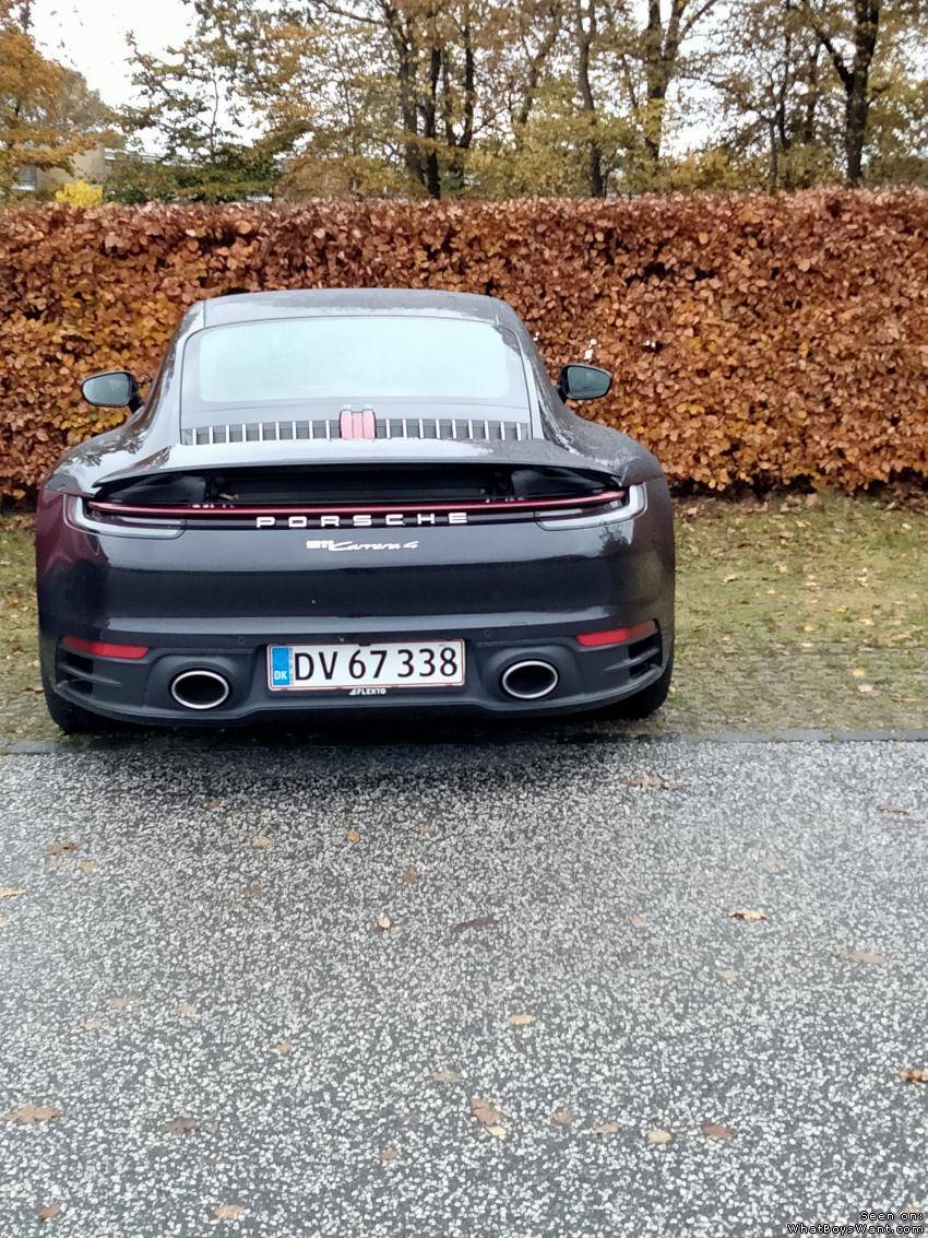 Porsche 911 Carrera 4 GTS