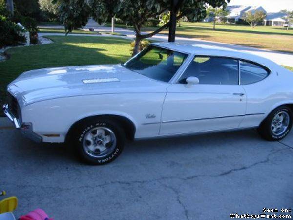 Oldsmobile Cutlass