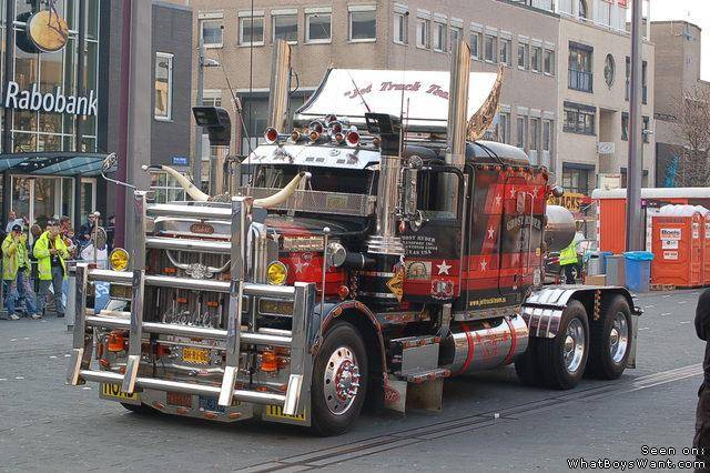 BIG Trucks Peterbilt