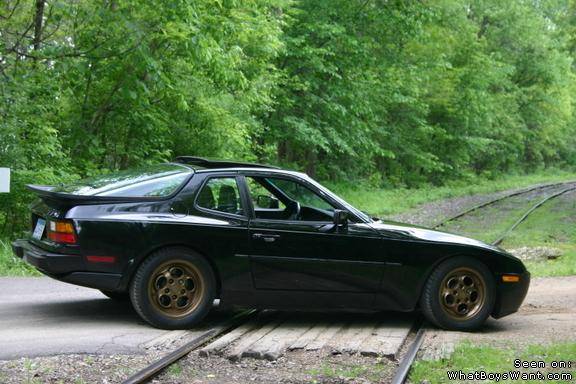 Porsche 944