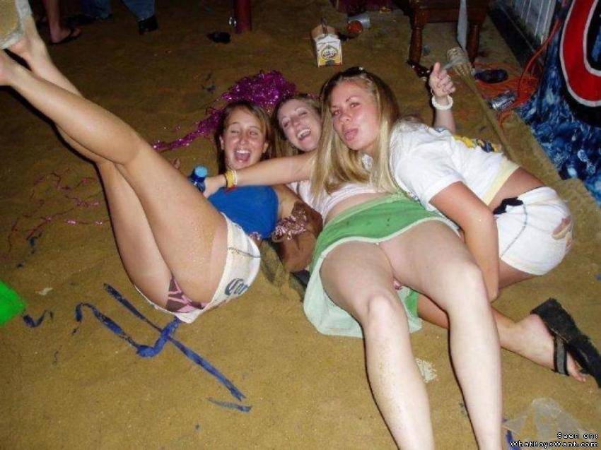 Upskirt Drunk Girls