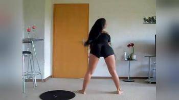 video of Chica Bailando Barzileño