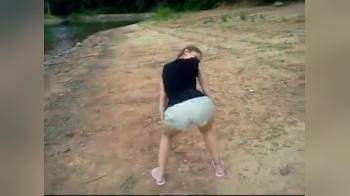 video of girl twerking outdoors