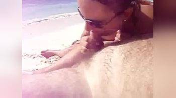 video of En toute discretion a la plage
