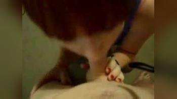 video of Redhead knows how to suck