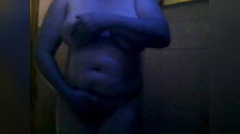 video of Chubby girl fingering under shower