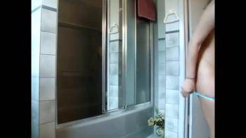 video of Brunnete naked dance in bathroom