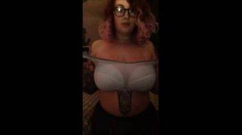 video of Busty girl flash