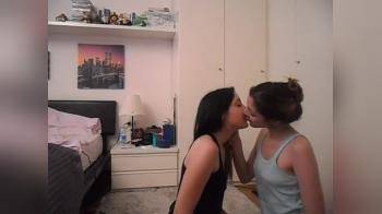 video of Girls kissing amateur