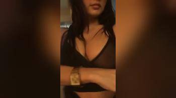 video of jiggly tits flash
