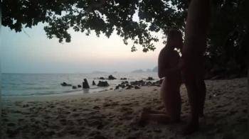 video of Blowjob on paradise beach
