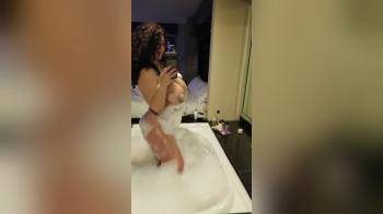 video of BBW Showing Off In The Bath