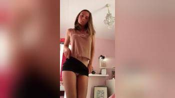 video of girl shows us the goods
