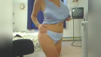 video of Gilf shows great body on webcam