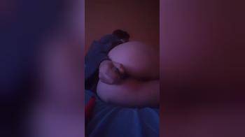 video of Dildo und Kugeln inside her big ass