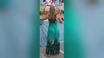 video of They had a good look on this dancing lady ! 