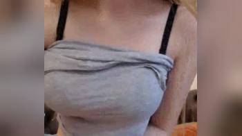 video of girl stripping of her tshirt and show bra