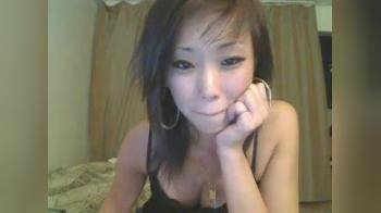 video of Pretty Asian Girlfriend likes to webcam 