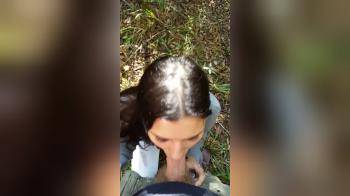 video of Colombian Latina Babe Sucks Italian Big Cock in London Park