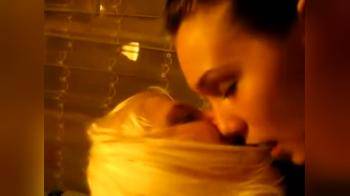 video of Hot girls kissing 