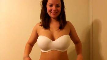 video of Brunette shows her lovely breasts 