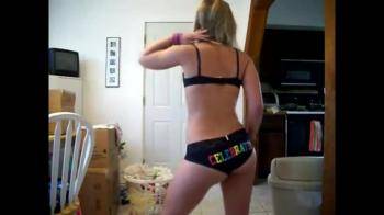video of Young blonde shaking her ass on cam