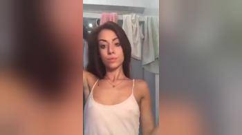 video of Skinny girl stripping down on her cam
