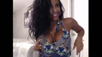 video of Beautiful ebony girl teases n pleases on webcam 