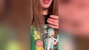 video of Rick and Morty Fangirl showing her tight hot ass