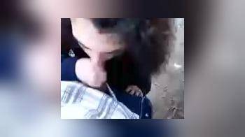 video of Ragazza fa un pompino al fidanzato