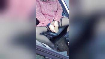 video of Mature lady fucks herself with a dildo in her car
