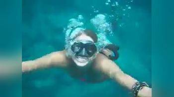 video of Girl diving accidentally exposed her awesome boobs