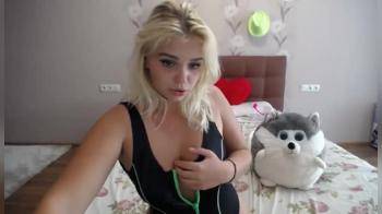 video of busty blonde webcam girl