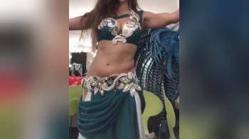 video of Sexy Egyptian dancing girl