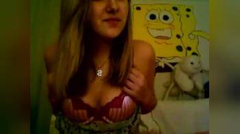 video of Pretty girl plays on cam