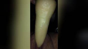 video of close up dildoing white pussy