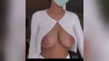 video of Italian great big boobs while in quarantine