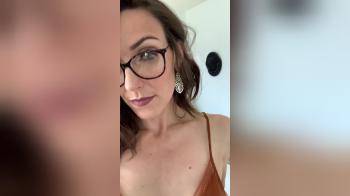 video of Hot milf shows her great boobs