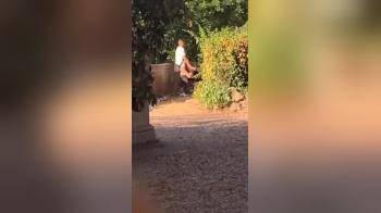 video of Couple fucking in the parc