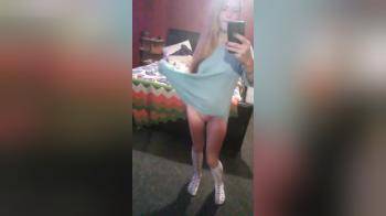 video of Teen girl mirror flash