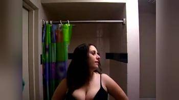 video of Curvy babe films for bf