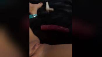 video of Dutch Girl Pov rubbing her pussy on bed